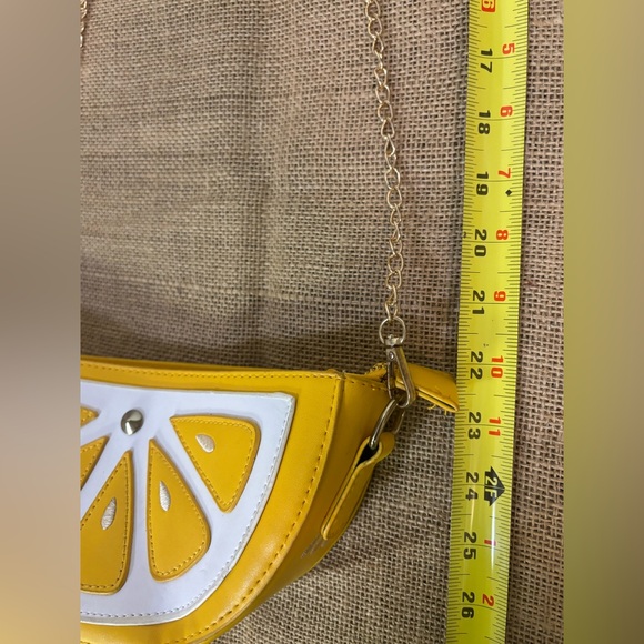 🍋 Women Lemon Slice Shape PU Leather Mini Cross Body Bag Shoulder Chain Bag - Picture 9 of 16